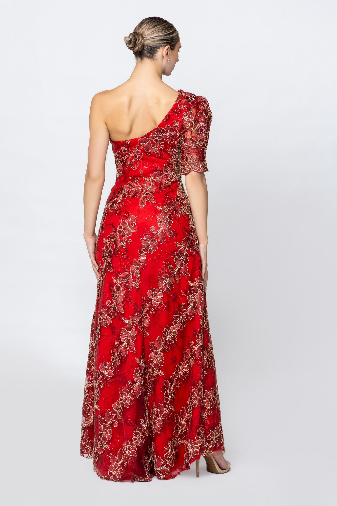 CRIMSON MAJESTY GOWN