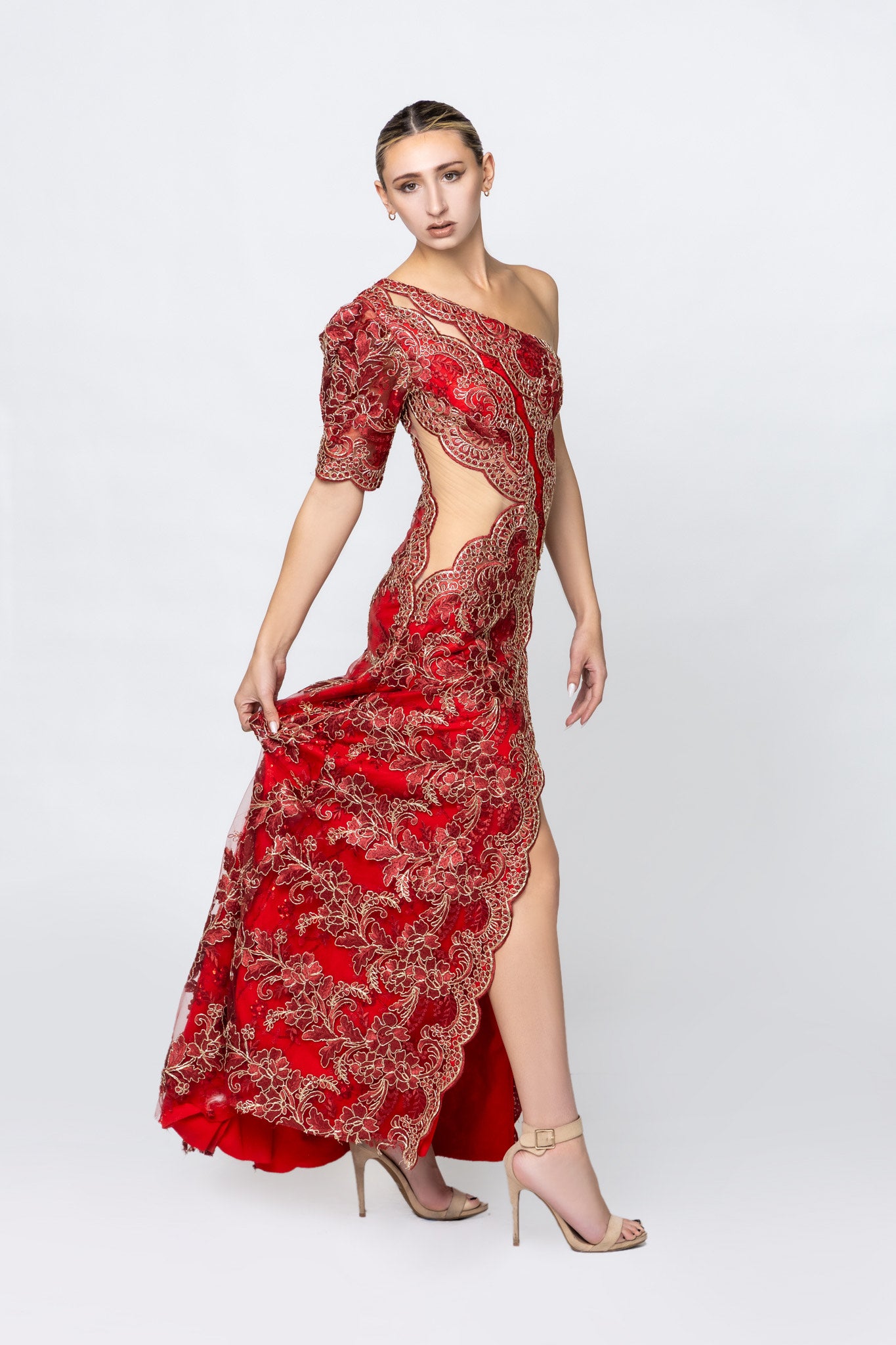 CRIMSON MAJESTY GOWN